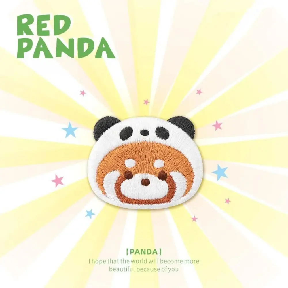 Spilla Panda Rosso Ricamo Squalo Cartoon Tiger Panda Red Panda Head Pin Bear Cute Animal Spilla Regalo