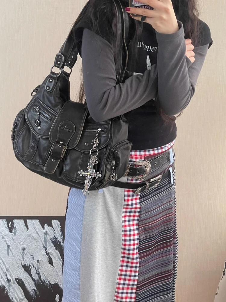 รูปสินค้า กระเป๋าหนังแท้สะพายข้าง ความจุเยอะ หลายช่องใส่ของ