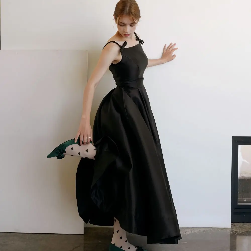 

Modern Ball Gown Wedding Dresses Bow Decorated Spahetti Straps Zipper Back Black Bridal Gown Simple Style Bride Dress TT560