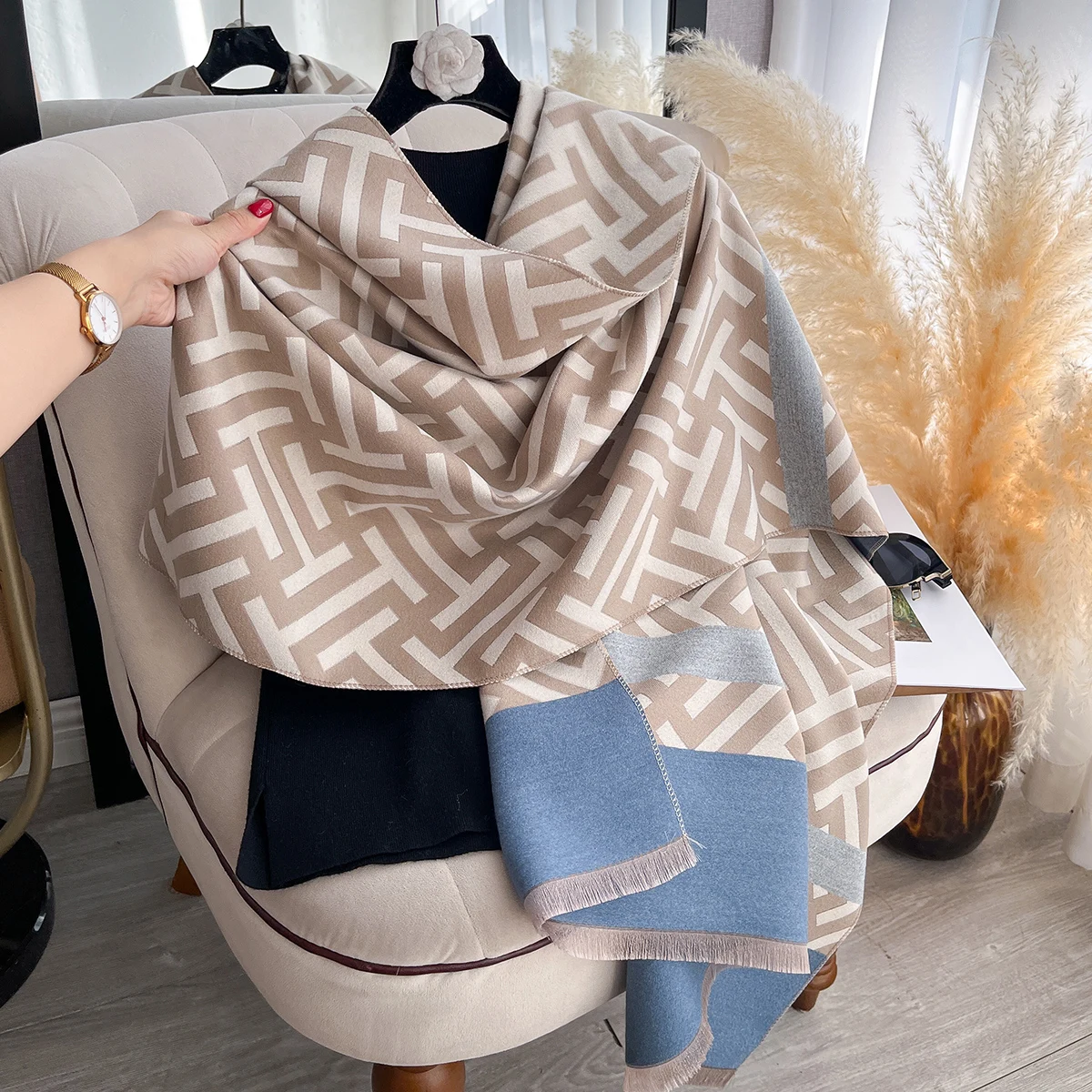 New Brand Elegance Two-Sided Print Scarf Soft Warm Fringe Pashmina Shawl Autumn and Winter Outdoor Coldproof Windproof Blanket