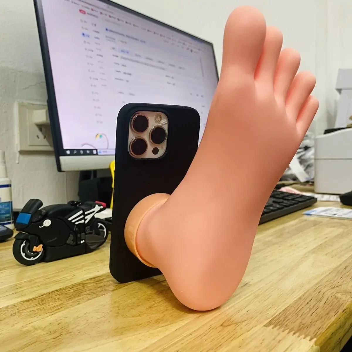 

3D Funny Foot Iphone 14/11 Phone Case 13/12 Original Special IPhone 15 Super Freak Funny Feet Phone Case X/xr