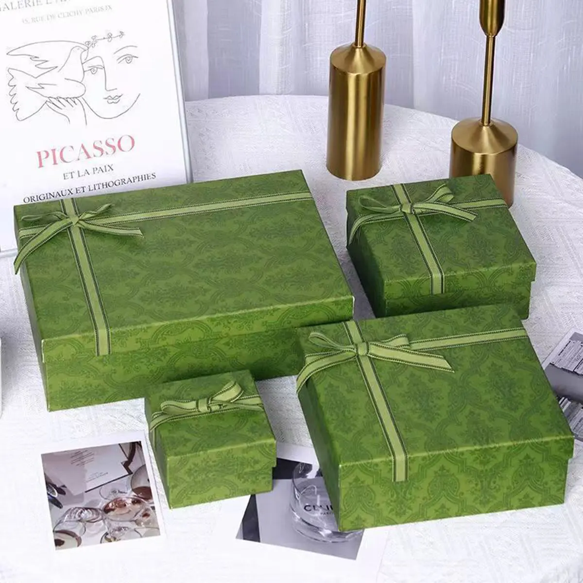 Elegant Green Gift Box Exquisite Paperboard Case for Valentine's Mother's Day Festival Gift Jewelry Comestic Perfume Packaging