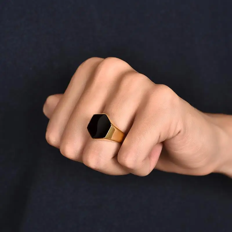Bijou tendance pour homme chevalière