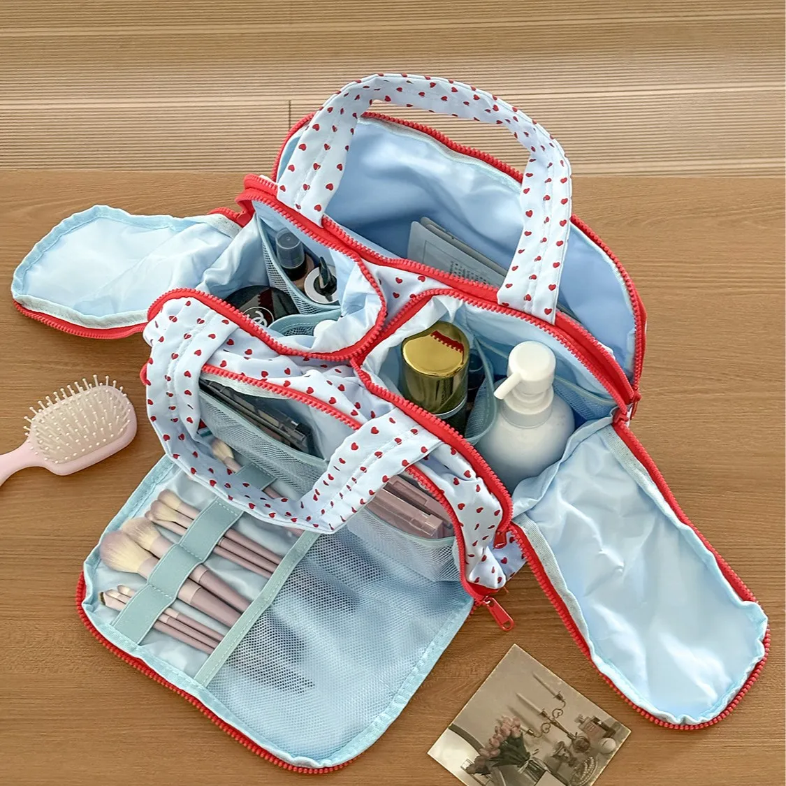 Bolsa de Cosméticos Portátil con Diseño de Corazón Azul, Nueva Bolsa de Almacenamiento de Artículos de Aseo de Gran Capacidad con Compartimentos para Viaje