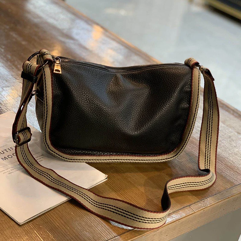 Рисунок 2 - Женская сумка через плечо