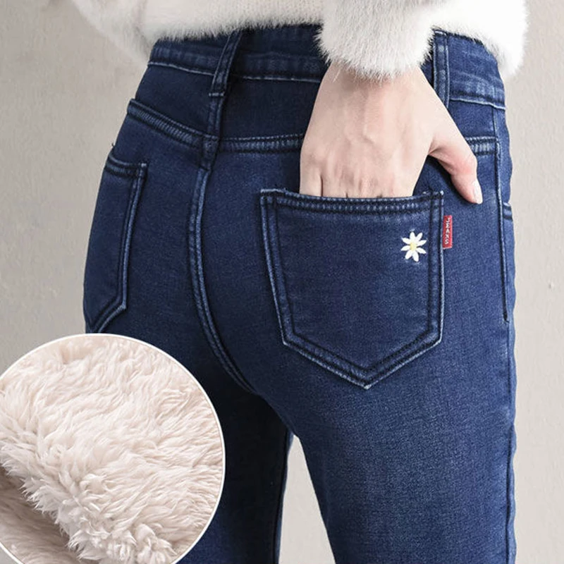 Snow Wear Lambwool Pencil Jeans Women Casual Embroidery Plus Velvet Winter Denim Trousers Warm High Waist Stretch Pantalones