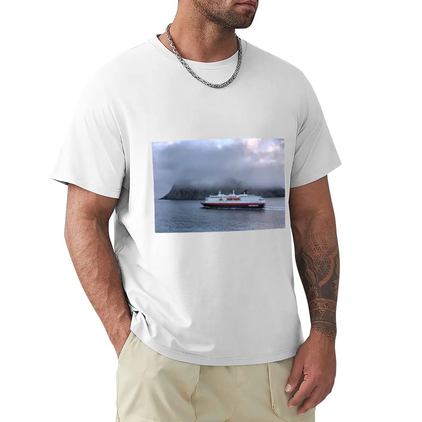 

The MS 'Kong Harald' in the Hurtigruten Fleet T-Shirt summer top sweat quick drying Men's t shirts