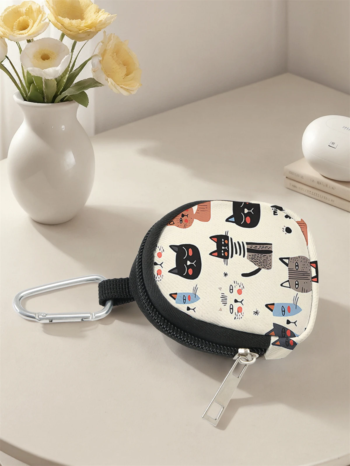 Cat pattern printed mini wallet, zipper change bag with hook clip, headphone key bag, suitable for men and women