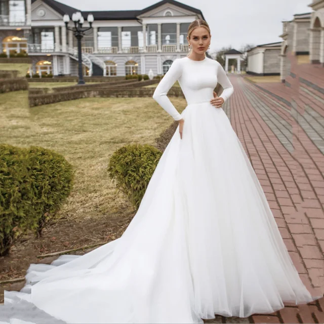 A-Line vs. Ball Gown Wedding Dress: Which Is Better For You? -  sposamiabride.com