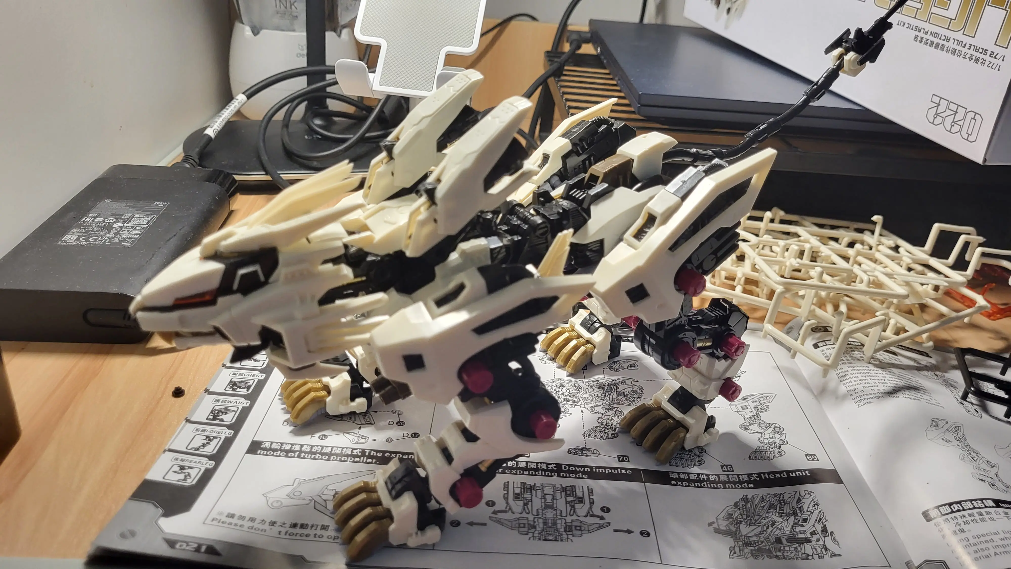 

Модель ZOIDS JS022 BT, строительные блоки, лезвие Liger AB Bang Ver. 1:72 полнофункциональный пластиковый набор для сборки, модель в подарок