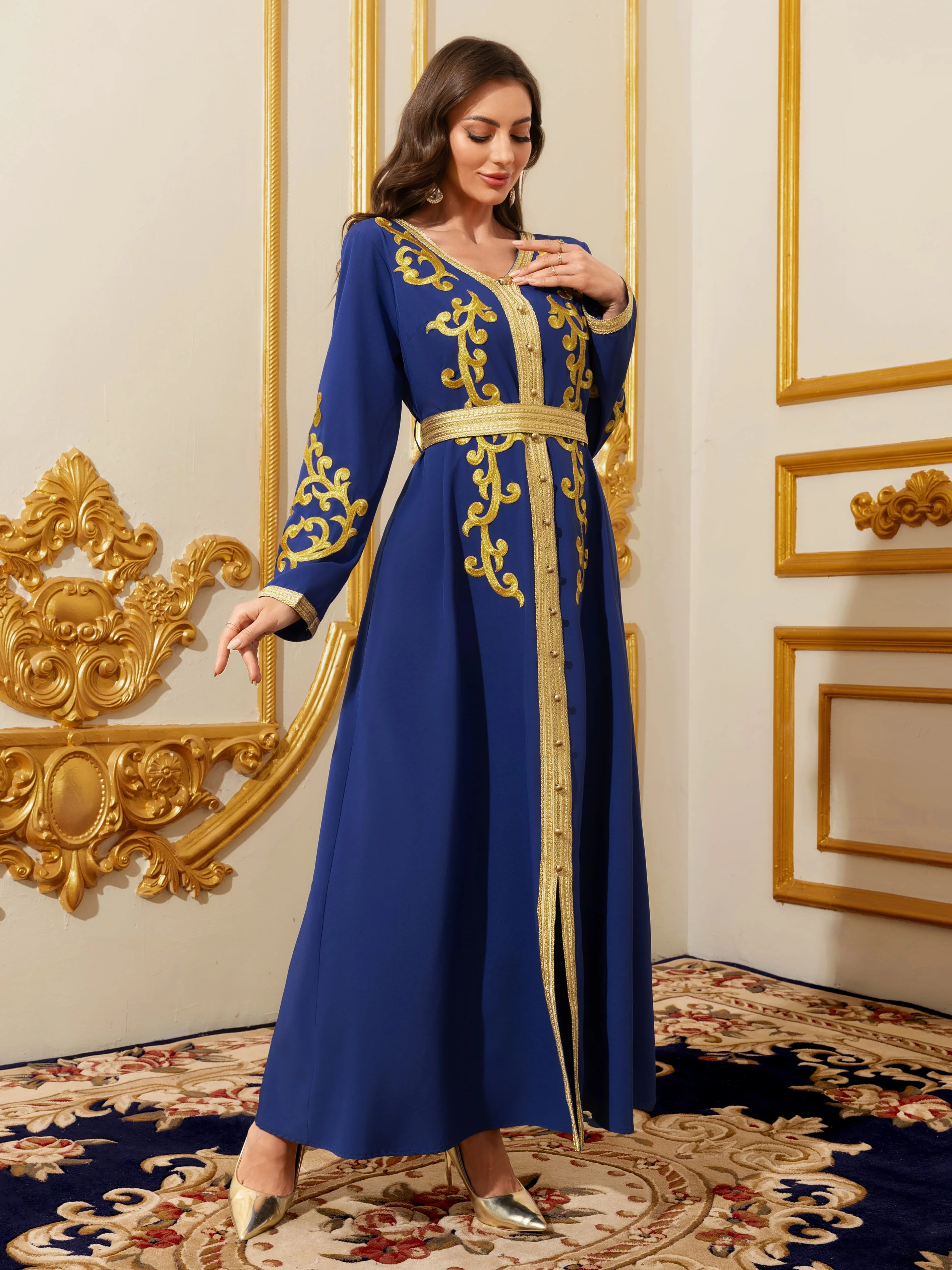 فستان ماكسي متواضع في الشرق الأوسط - عباية قفطان م...