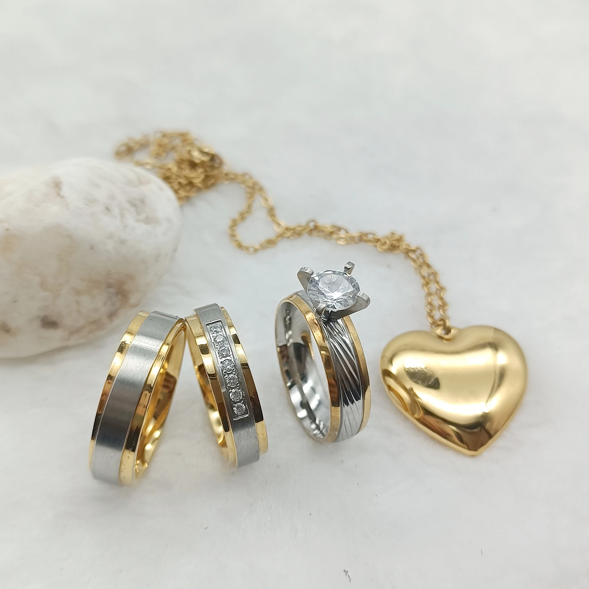 

Designer Matching Wedding Ring Engagement 1 Carat Cz Diamond Ring Dubai Jewelry Sets 18k Gold Plated Couples Jewelry Pendant
