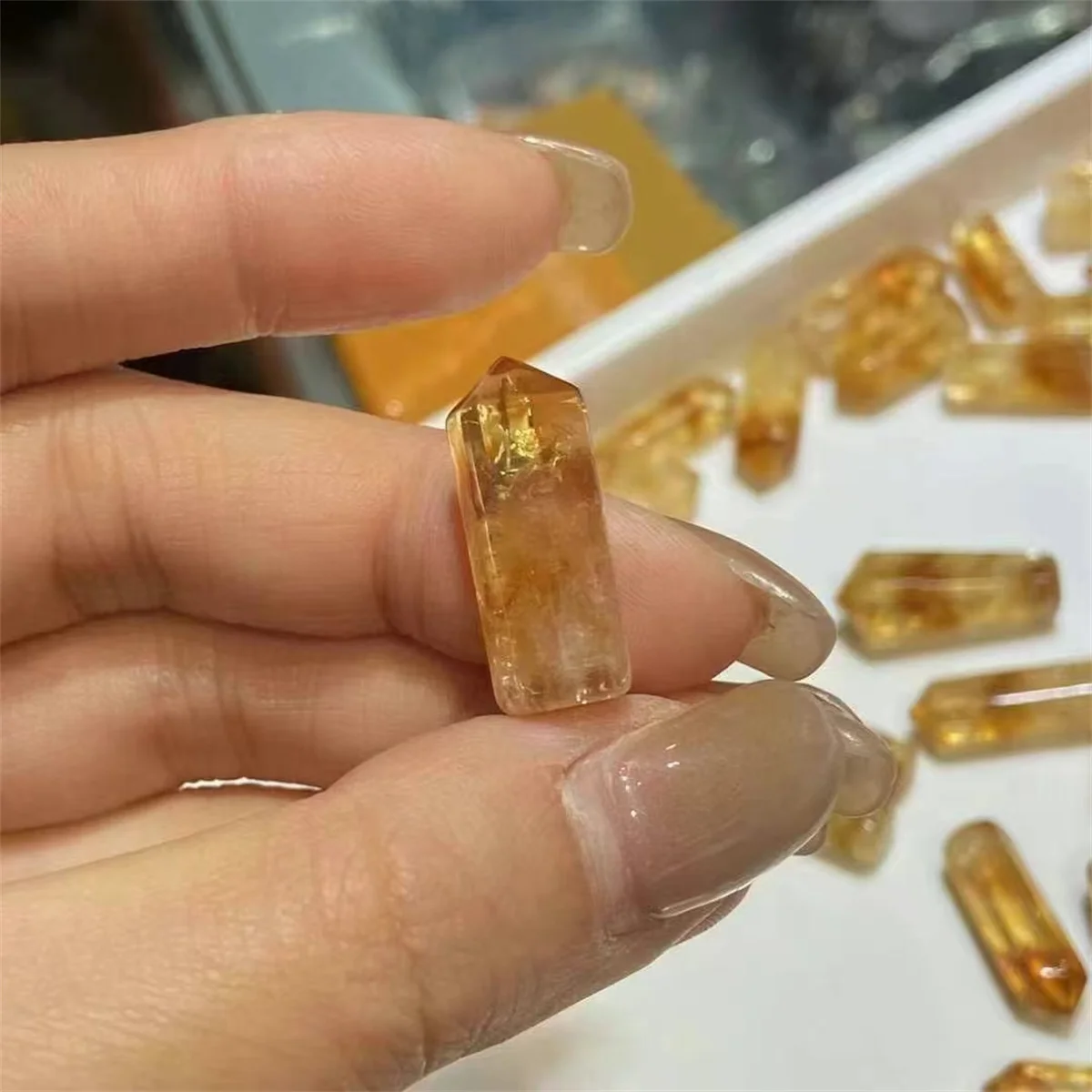 50pcs/lot Natural Citrine Hexagonal Pillar Rough DIY pendants Single-pointed energy columns 16-24mm Crystal clear color Bright