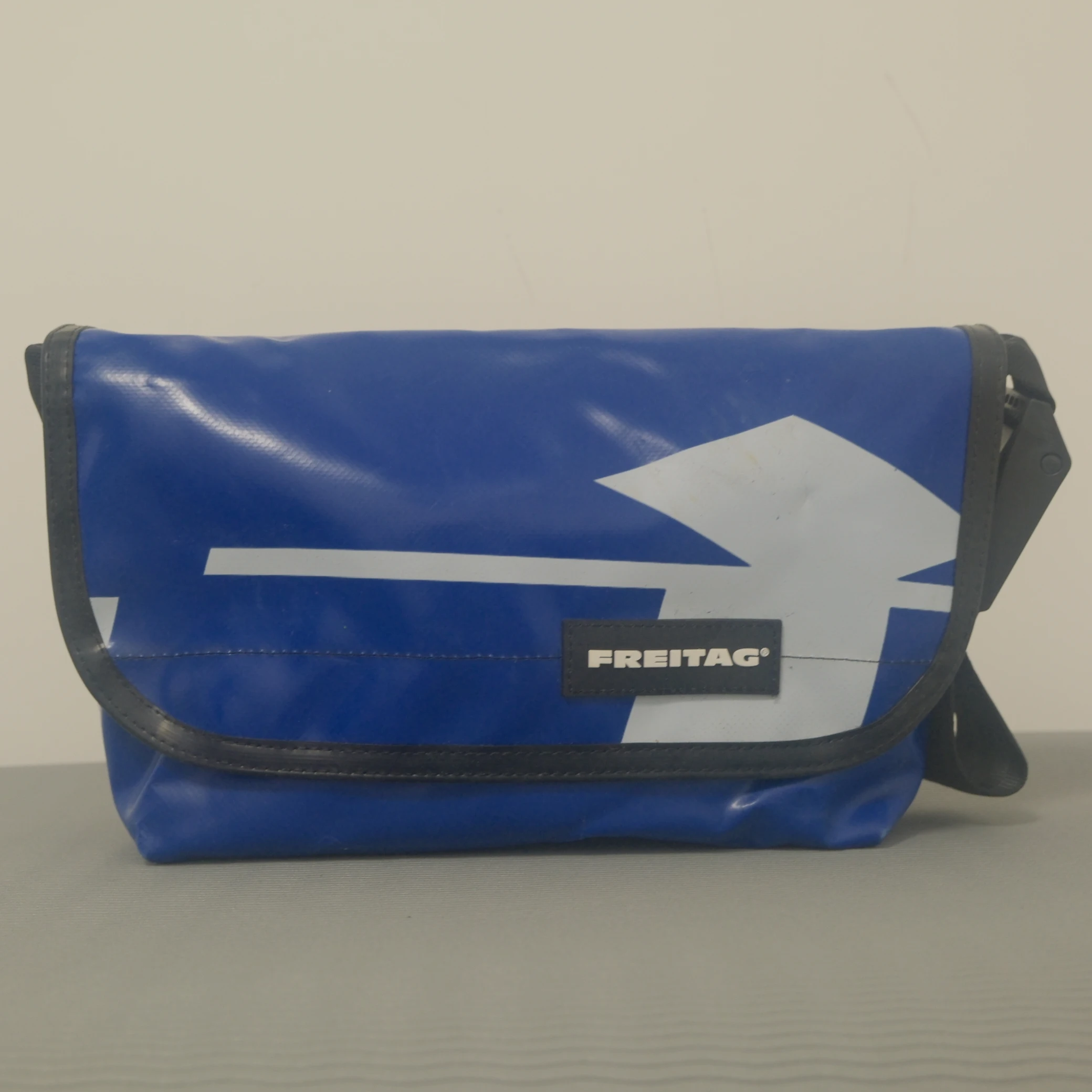 FREITAG F41 HAWAII FIVE-O Messenger Bag Single Shoulder Bag Crossbody Bag Swiss Cycling Eco-Friendly Bag