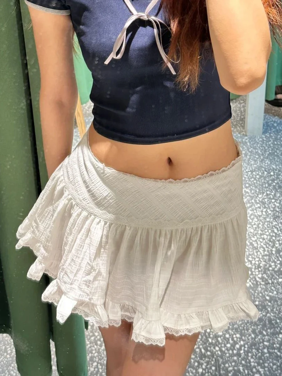 carol shoppe ホワイトのレース付き 刺繍ポケット ミニスカート carol