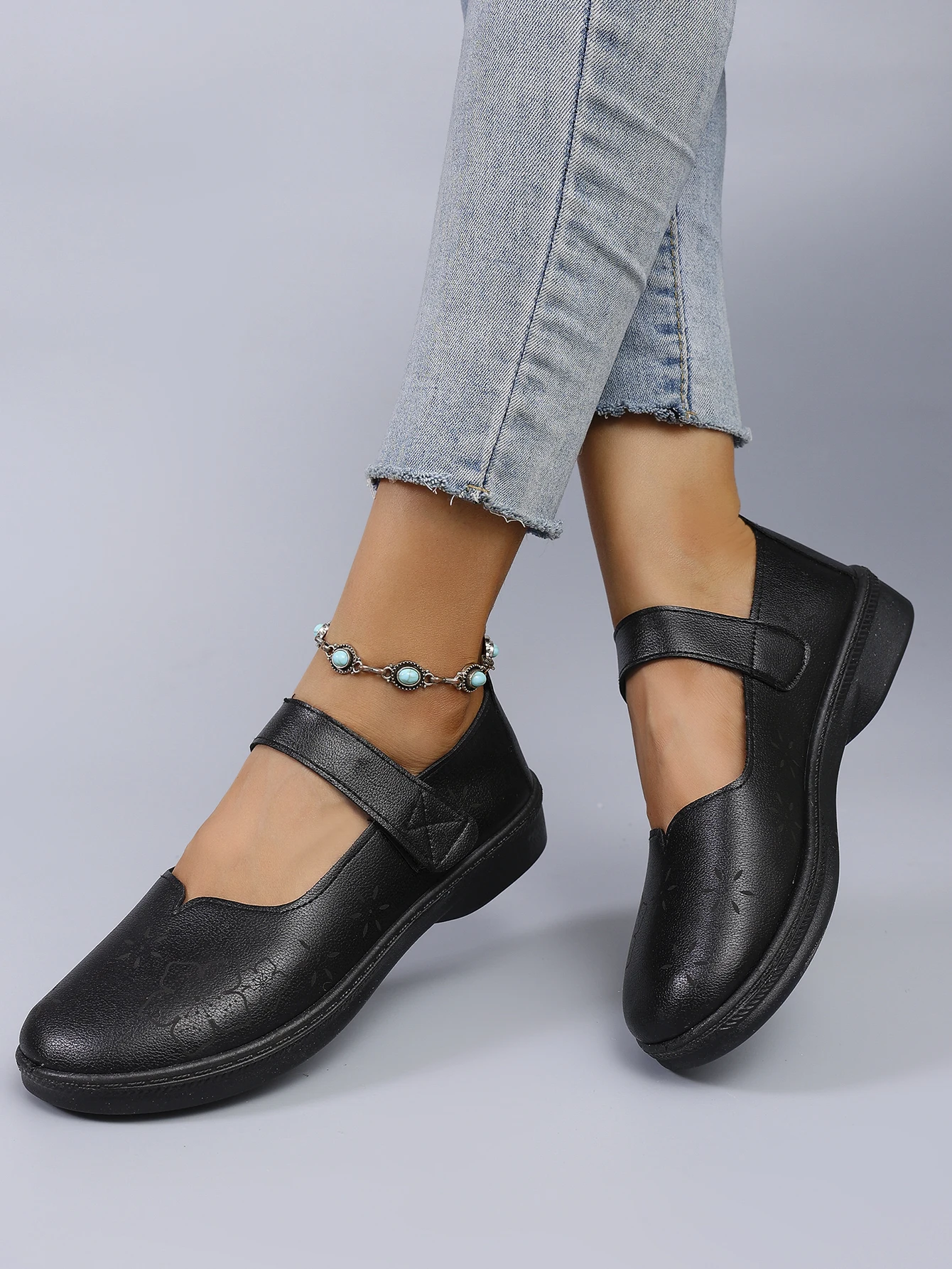 Spring and Autumn New Product Women's Black Simple Breathable Fashion Buckle Small Leather Shoes Flat Shoes