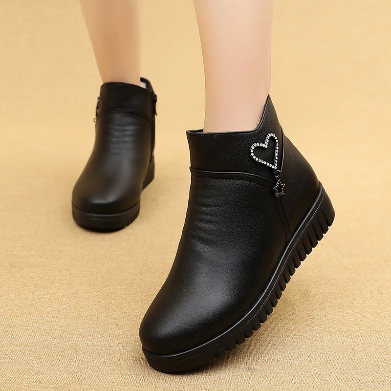 Winter Shoes women's genuine leather ankle flat boots Casual Comfortable Warm Woman Snow Boots mother Cotton boots