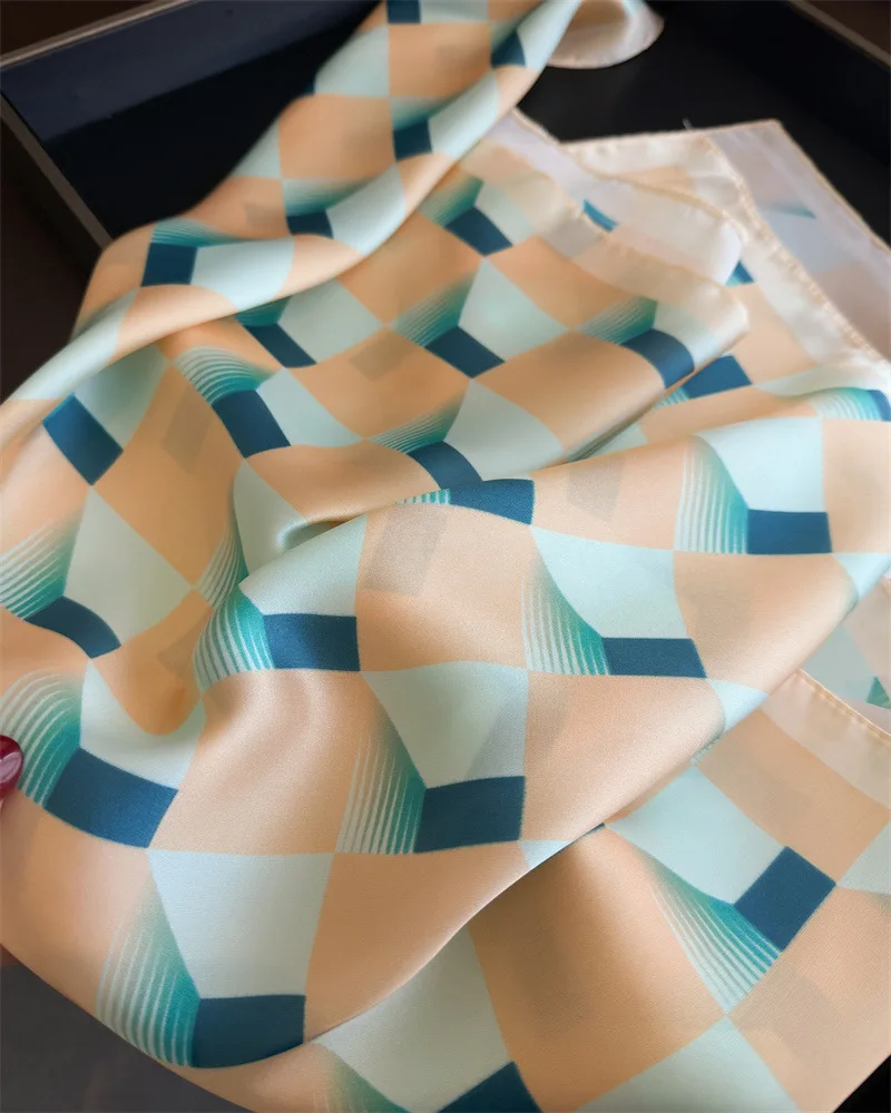 2026 neue Geometrie Muster Platz Silk Schal Frauen Weiche Hijab Alle Jahreszeiten Schmücken Krawatte Kopftuch Foulard Bandana Halstuch – Detail 3