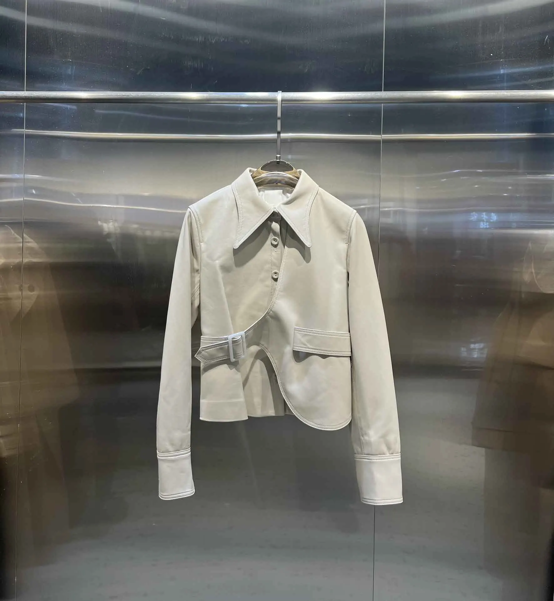 

Винтажные байкерские куртки стильные, но повседневные