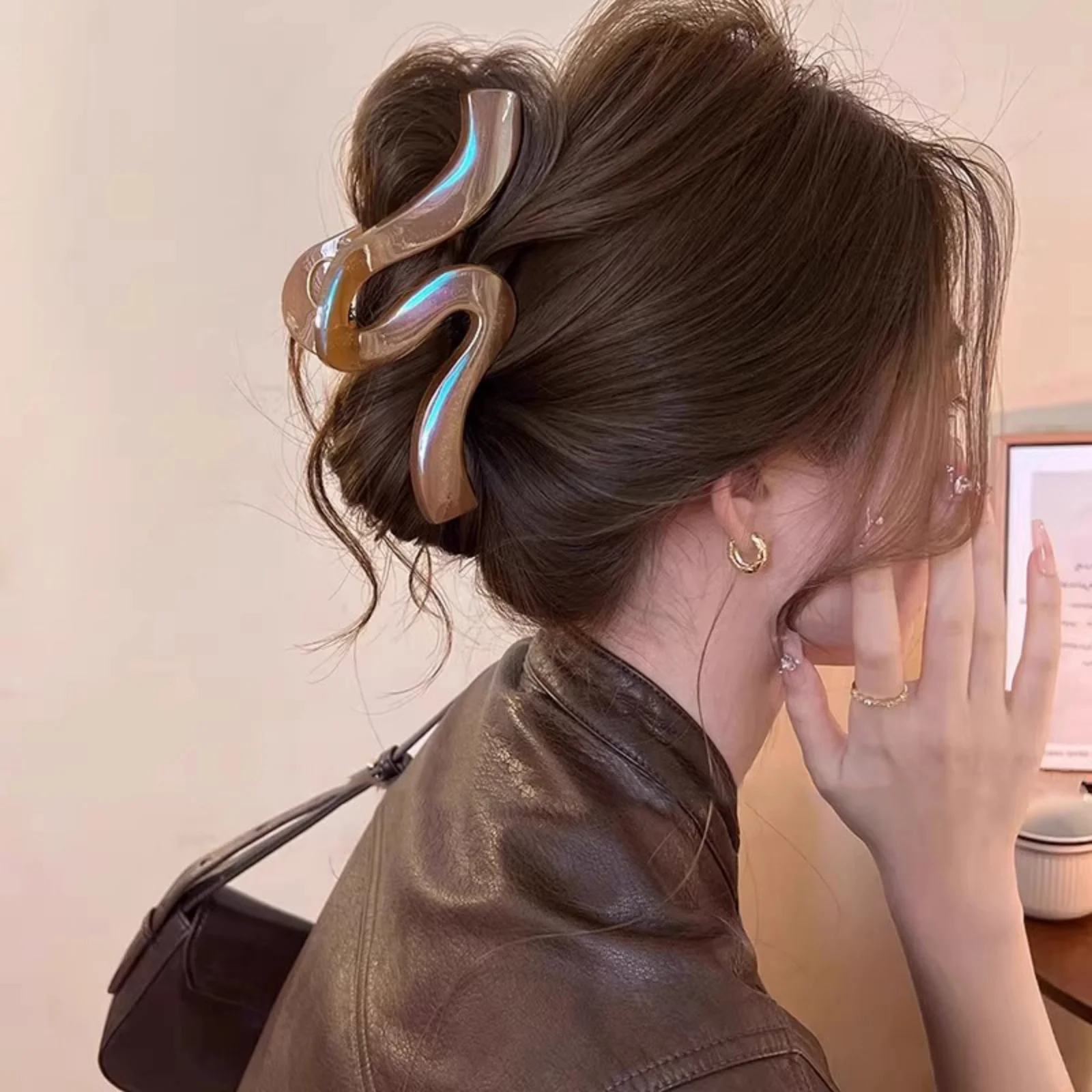 1pc new high-end pearl wave clip, shark clip, large hair clip, back of head hair clip, hair accessory