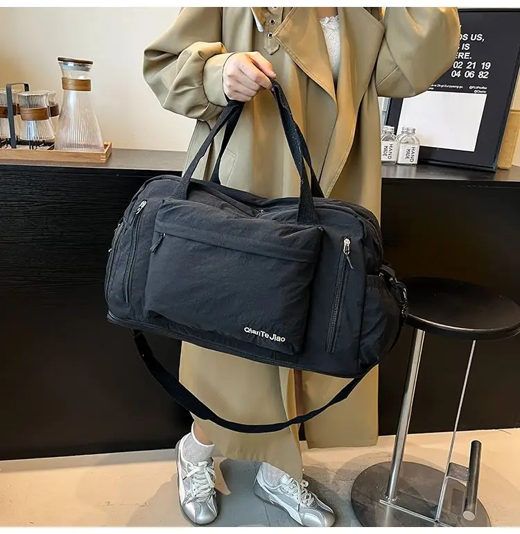 Large-Capacity Travel Tote Bag description 32