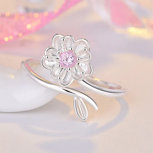 Anillo de flores abiertas