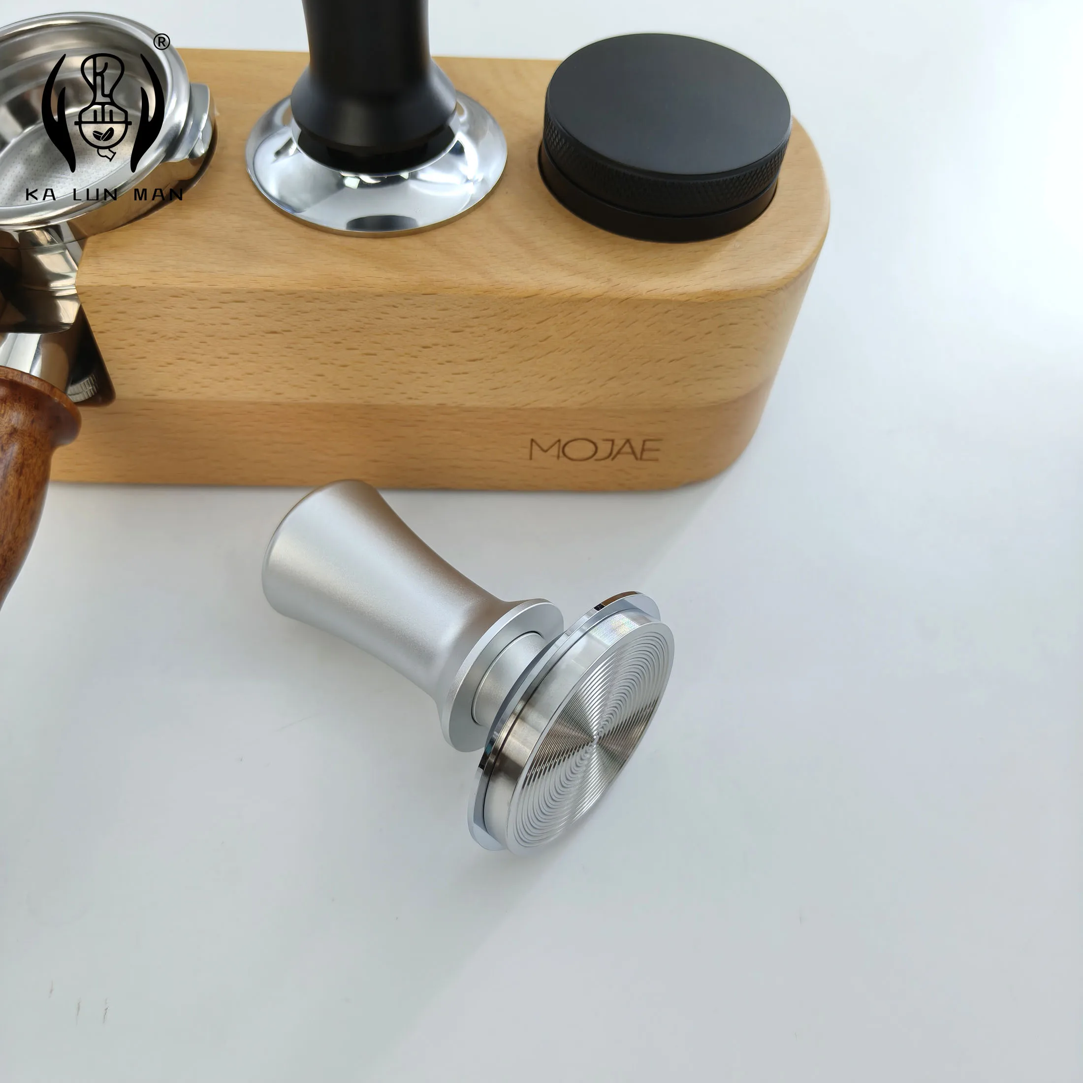 Espresso tamper stainless steel Threaded bottom aluminum alloy body available in silver and black dimensions:51.53.58mm. 1PC