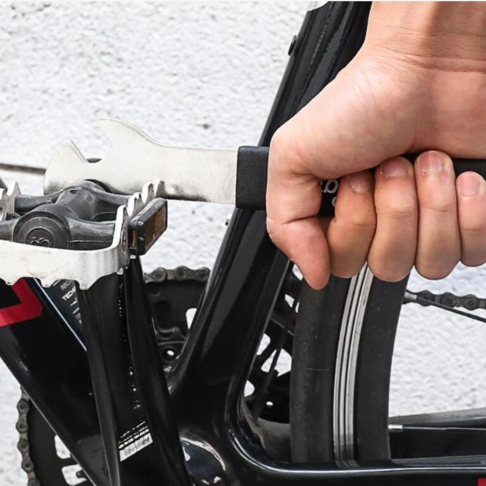 Bike Pedal Wrench Bicycle Pedal Wrench 15mm Disassembly and Repair Installer Bike Pedal Remover Road Mountain Bikes Repair