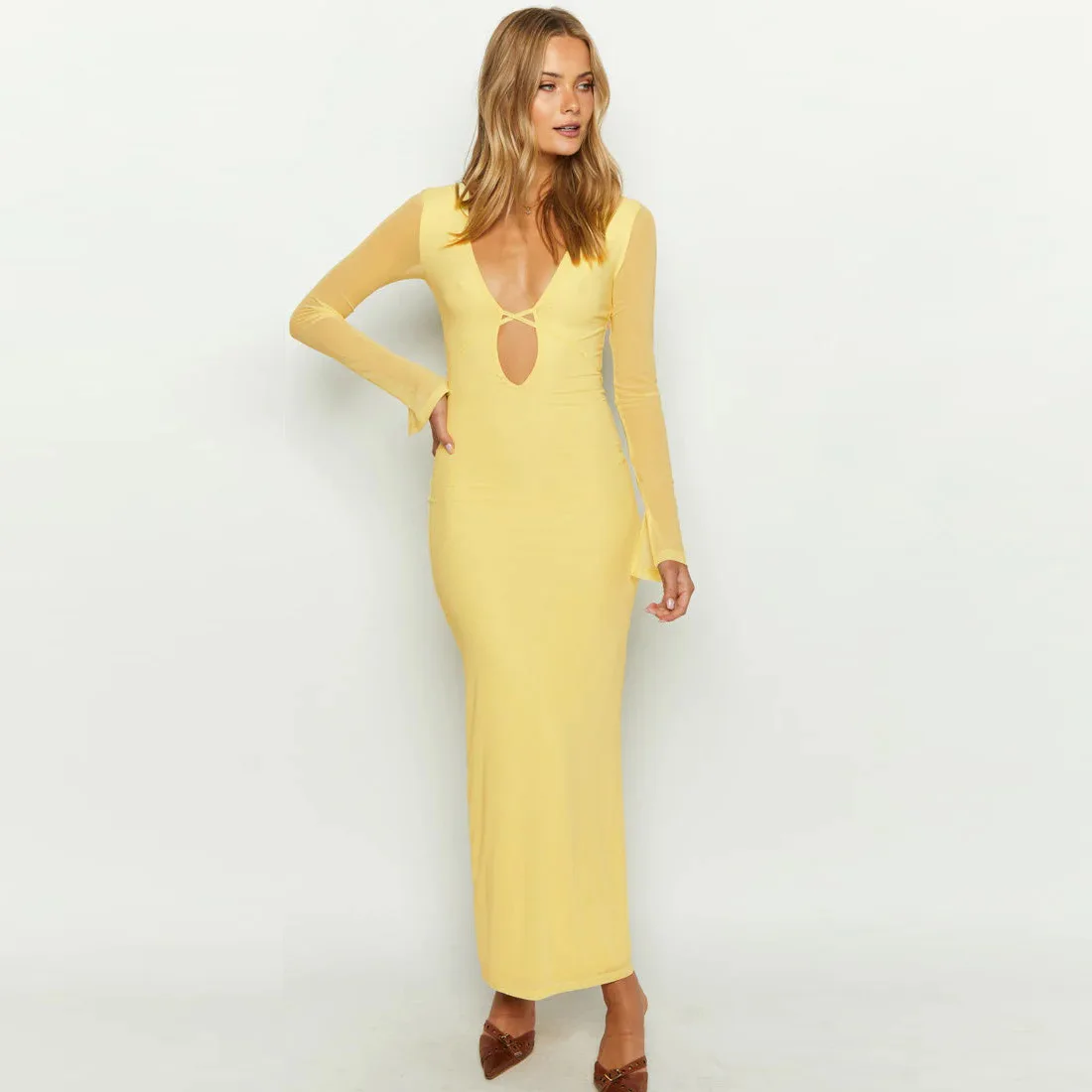 Vestido largo de malla con encaje y aberturas - Elegante vestido de fiesta con escote en V y banda elástica