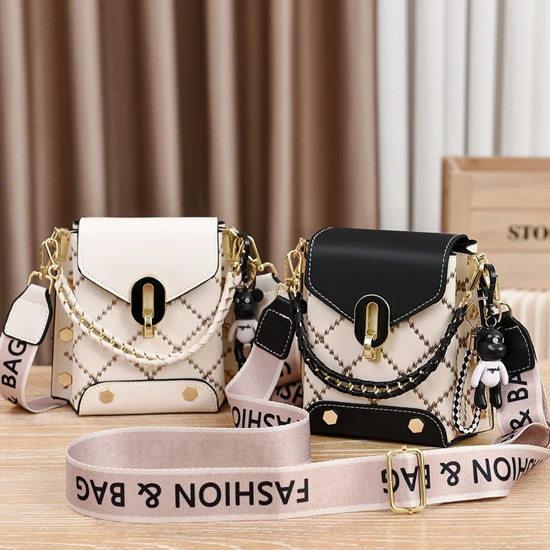 Woman Crossbody Bag Shoulder White Handbag New Female Composite Y2k Clutche Casual Retro Style Lattice Pattern Party Purses