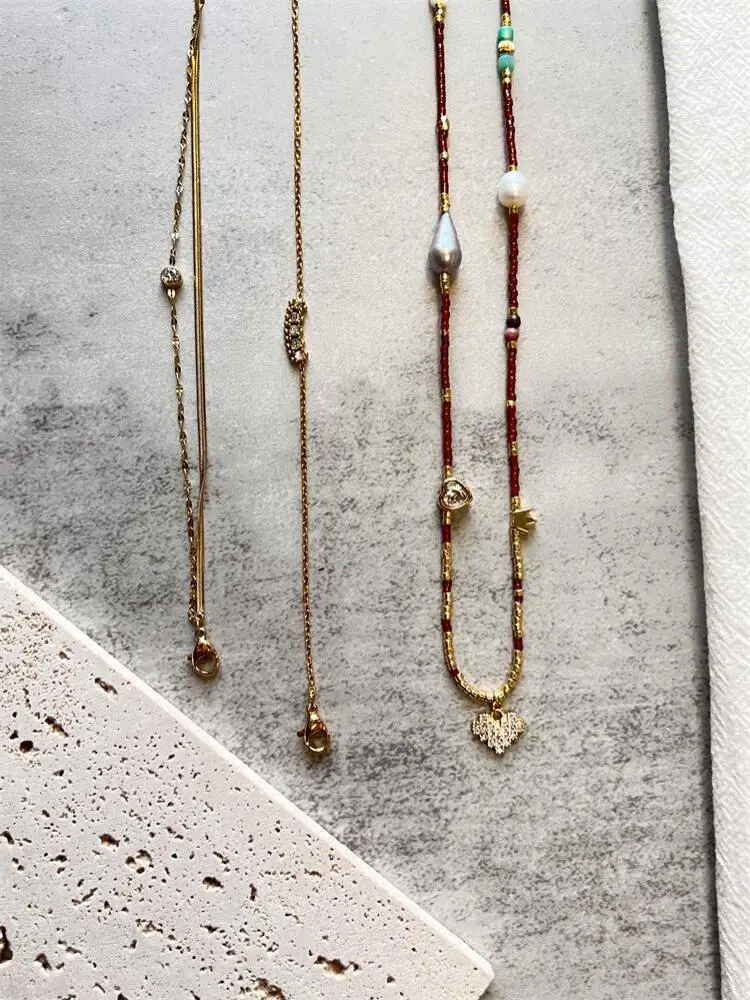 

New 18K Gold Plated Nature Pearl Red Seed Beaded Necklace Love Zircon Charm Freshwater Pearl Necklace