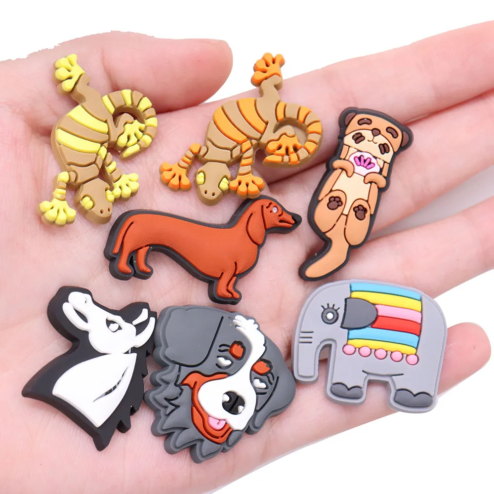 

1PCS Animals Gecko Dog Elephant Shoes Charms Accessories Buckle Clog Decorations DIY Wristbands Croc Jibz Kids Party Gift