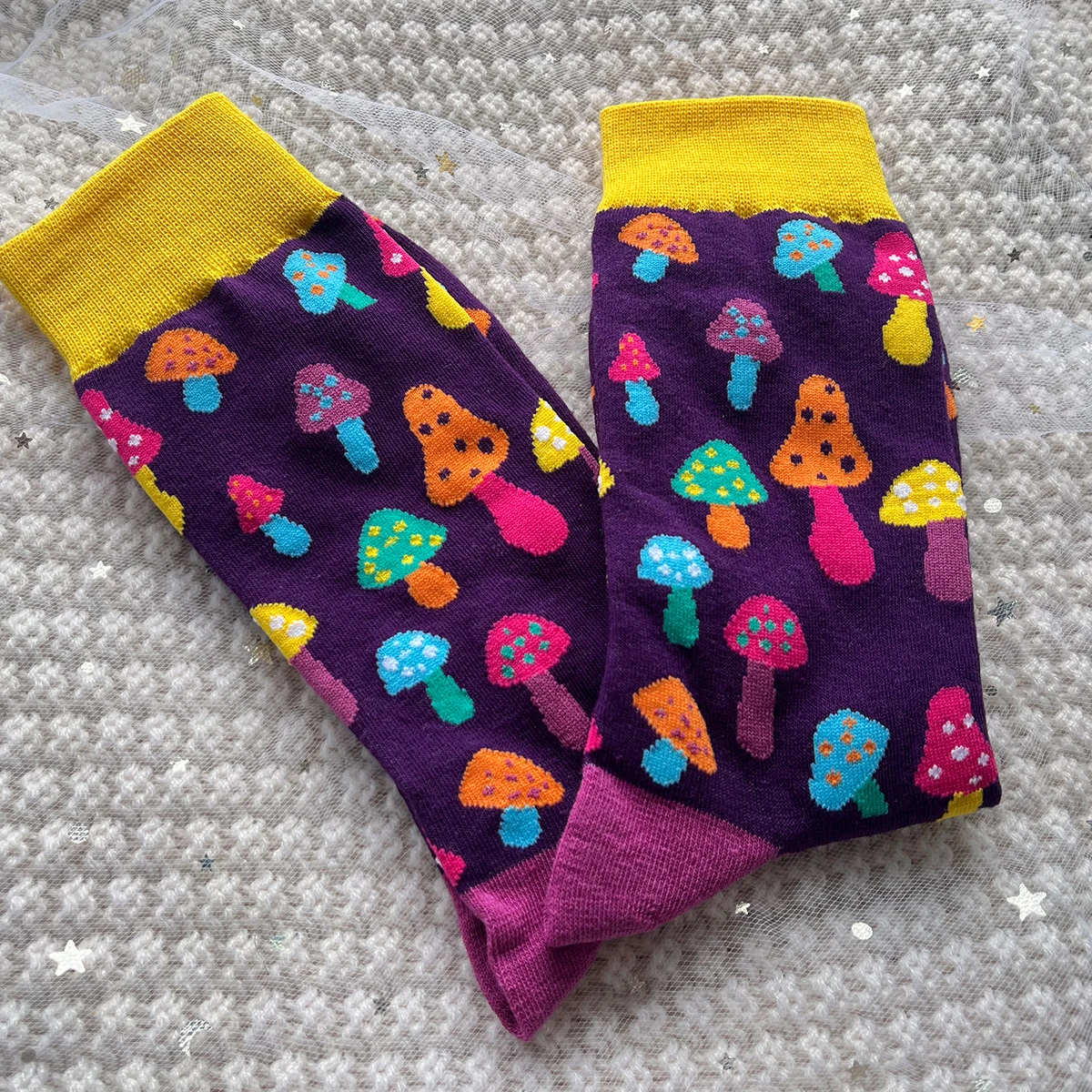 Description Picture 4 of item1 Pair Colorful Mushroom Heart Print Fahion Funny Novelty Street Style Mid Tube Unisex Socks Suit In All Seasins
