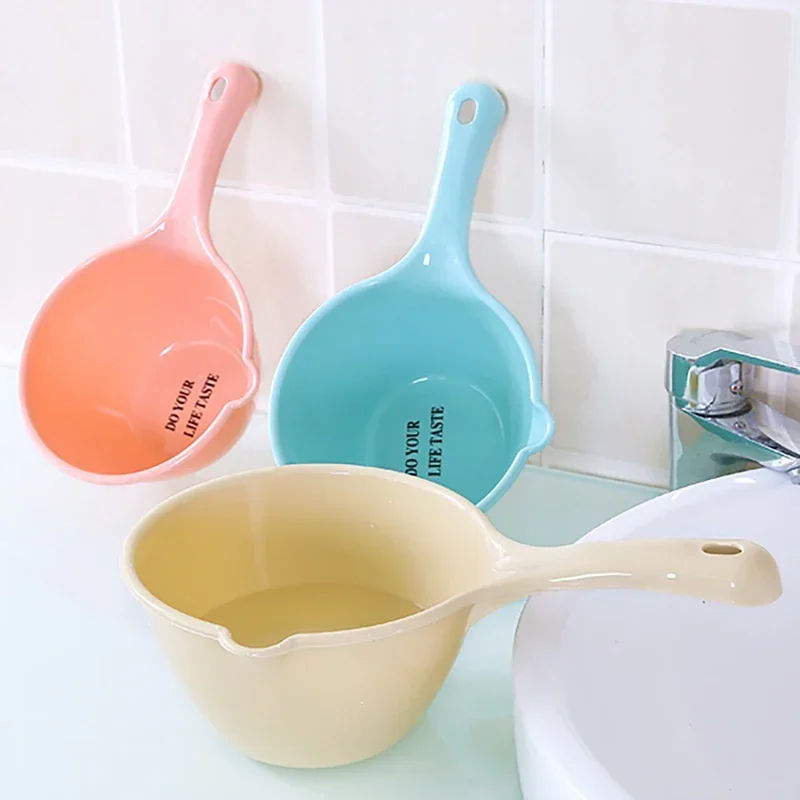 1pc Plastic Water Scoops Children Baby Bath Spoon Bathing Ladle Washing Hair Tool Thick Long Handle Cooking Kitchen Tools