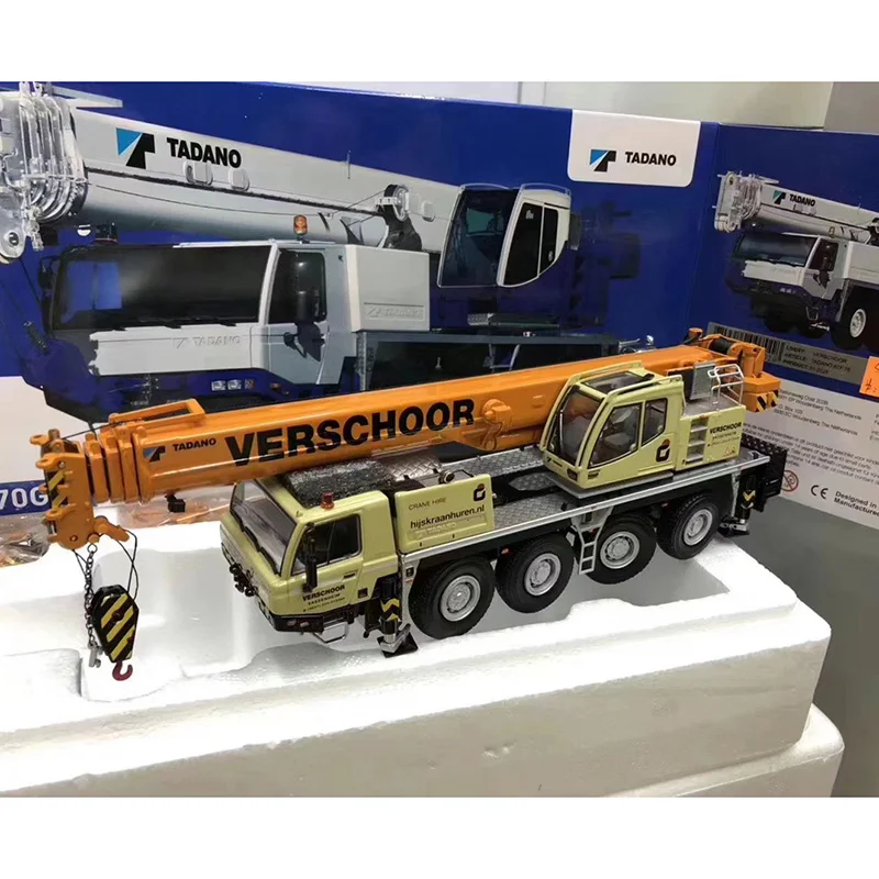 TADANO ATF400G-6 1/50スケールモデル