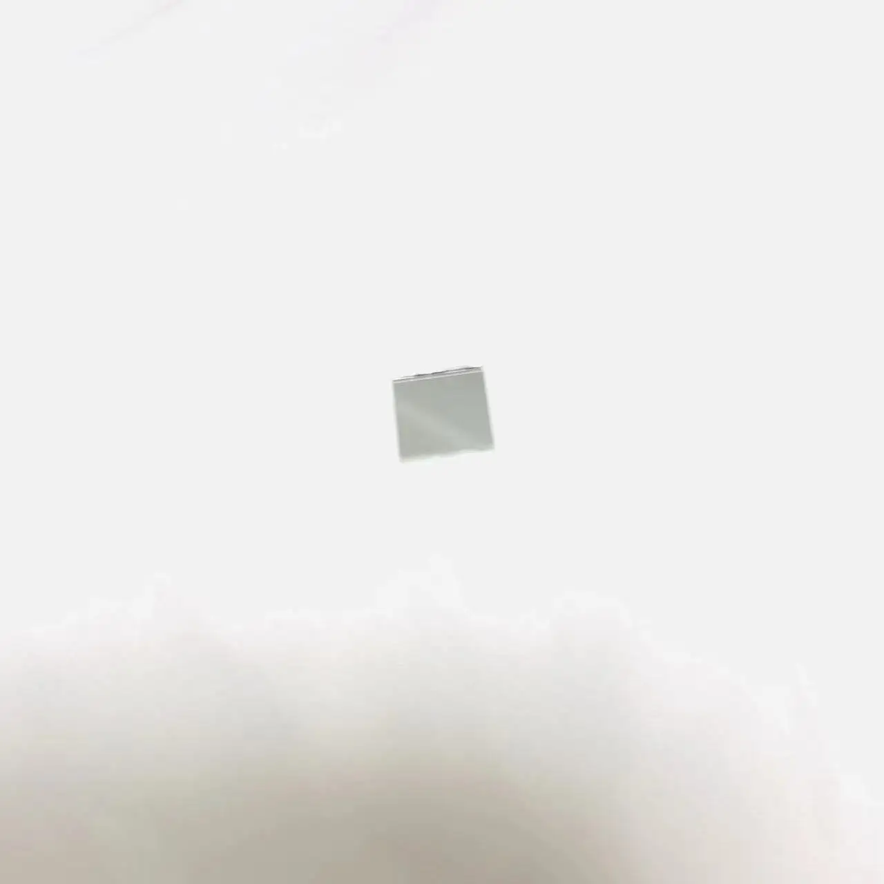 각 유형 3개 크기 16.95x16.95x1mm 725nm 및 950nm IR 협대역 통과 필터 유리