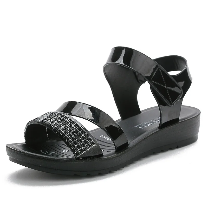 Summer New Mother Shoes Flat Sandals Women Aged Leather Bottom Fashion Rhinestones Sandals Comfortable Old Shoes Rome Sandals