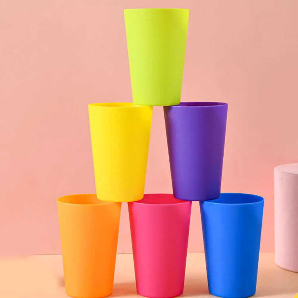 6pcs גביע מיץ פלסטיק צבעוני לשימוש חוזר גביע שתייה ללא שוברי חג כלי שולחן וציוד מסיבה