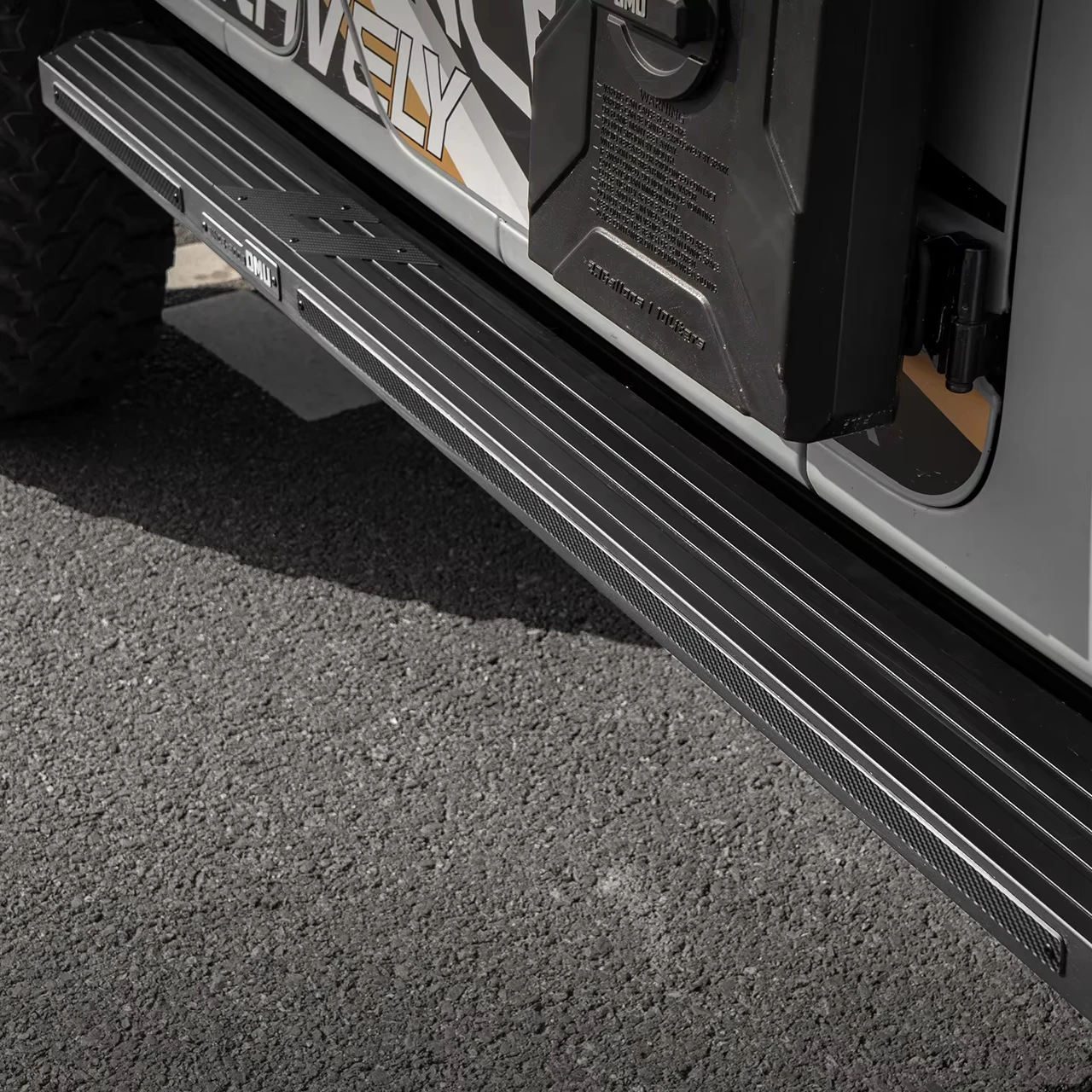 OMU Genesis Series Black Aluminum Side Step for Jeep Wrangler JL 4 ...