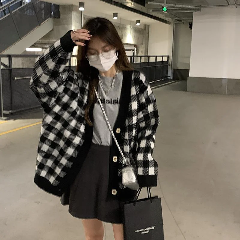 

Women Knitted Sweater Autumn Winter Casual Loose V-neck Plaid Women's Cardigan Sweater