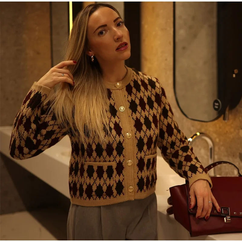 Plaid Knitted Slim Cardigan Women Autumn O-neck Long Sleeve Metal Button Short Sweater Coat Lady All-matching Knitwear New