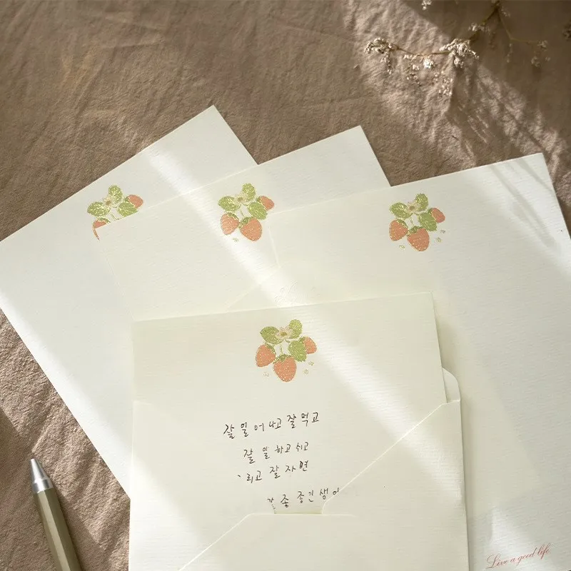 Stationery Set (4 Vintage Style Paper Sheets + 2 Envelopes) retro Letter Writing Paper For Love Letter Party Invitations writing paper set