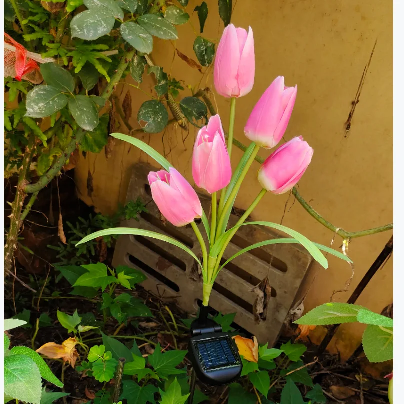 Luce solare a LED per esterni lampada a fiori di tulipano RGB lampada da  giardino per cortile paesaggistico inserto per palo da giardino  impermeabile luce solare di giglio di rosa