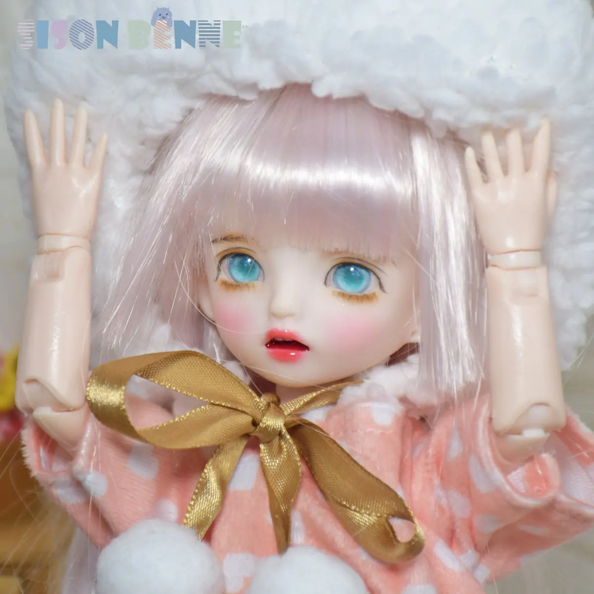 

SISON BENNE 1/6 BJD Toy 12in Cute Girl Doll with Clothes Hat Wigs Shoes Full Set Gift for Kids