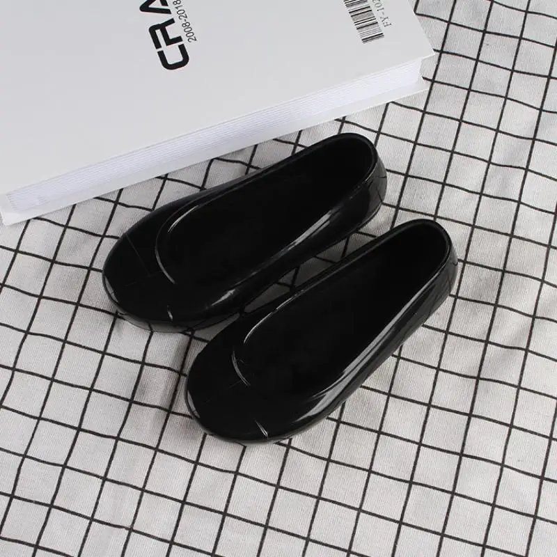 Spring And Autumn Fashion PVC Children's Shoes Cute Boys And Girls Sandals Flat Low Cylinder Jelly Children's Rain Shoes 2