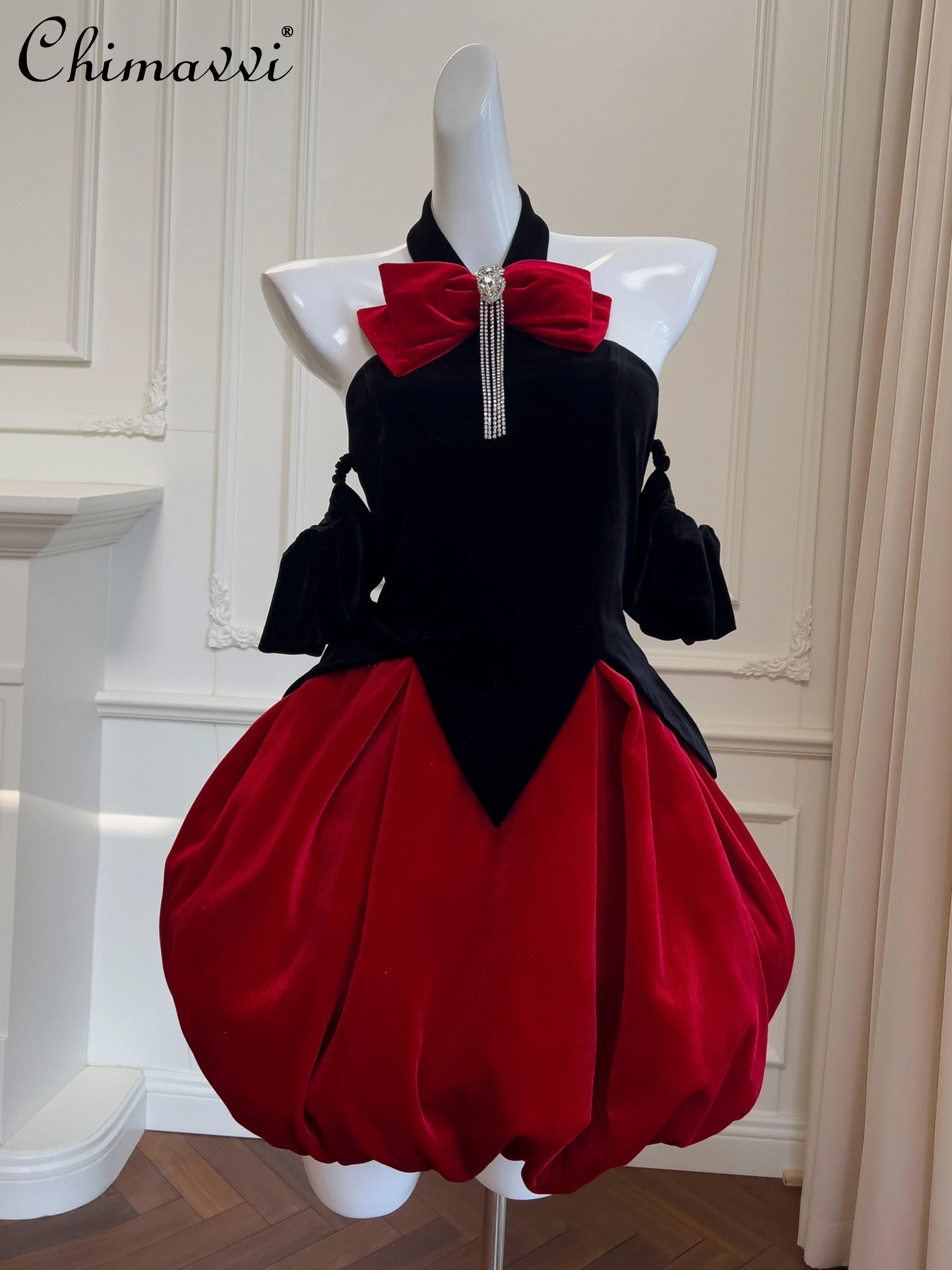 

2024 Autumn Winter New Fashion High-End Black Red Stitching Halter Party Dress Sexy High Waist Slim Short Elegant Ladies Dresses