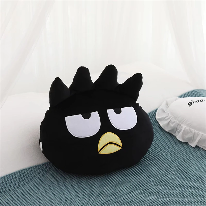 Kawaii Bad Badtz Maru Rückenkissen, gefüllte Anime-Kopfstütze, Sicherheitsgurtbezug, schwarzer Pinguin, kuschelige Plüschtiere, Heimdekoration, Weihnachtsmädchen – Detail 9