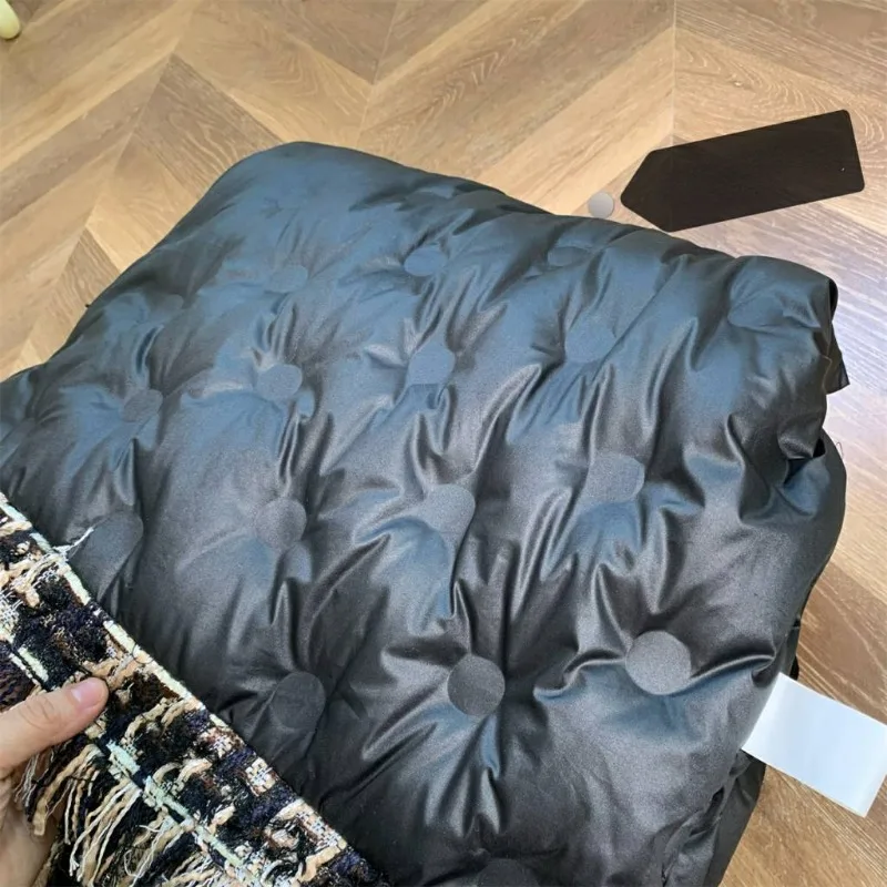 2023 New Women Down Jacket Winter Coat Loose Retro Parkas Short Tassels Xiaoxiangfeng Outwear French White Duck Down Overcoat