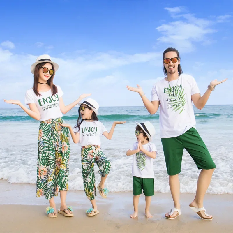 

Family Matching Outfits Summer Beach Mother Daughter Father Son Casual Cotton T-shirt +Shorts Holiday Couple Clothes Set Seaside