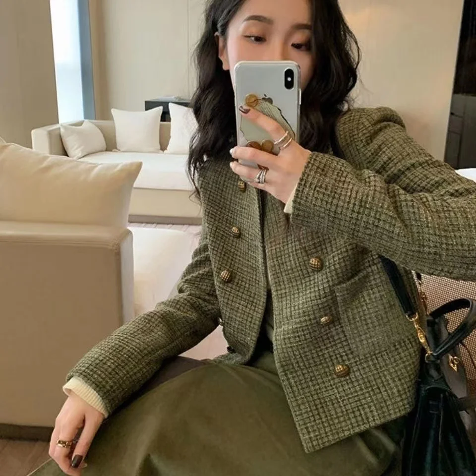 

2023 Autumn Korean Edition Green Fragrant Coat Fashion High Quality Pocket Temperament Commuting Versatile Short Coat